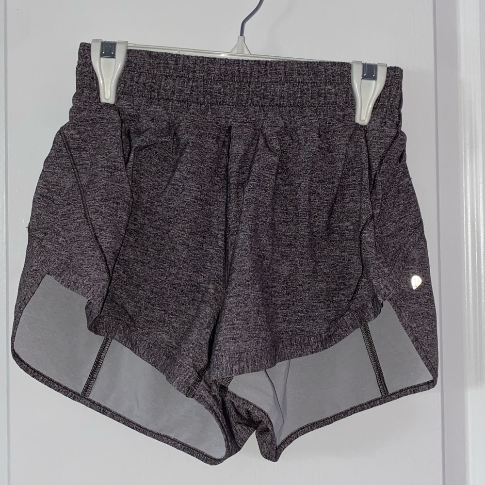 LULULEMON Hotty Hot Low-Rise Lined Short 4” size 4 gray